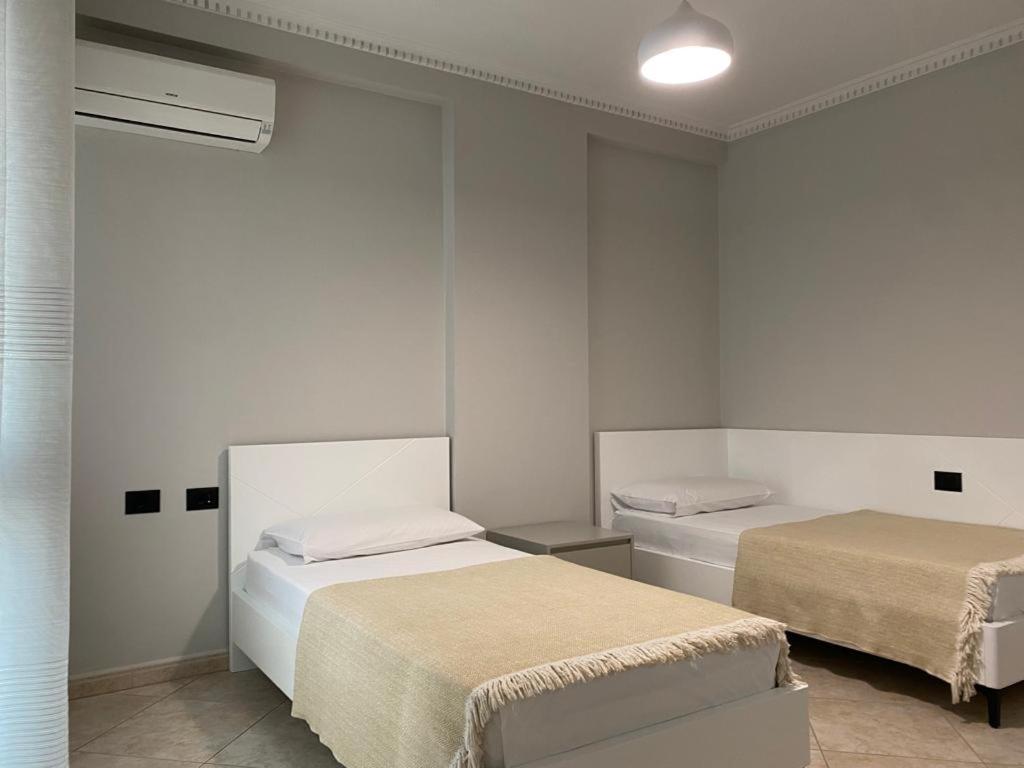 Laureta Central Apartment Tirana Zewnętrze zdjęcie